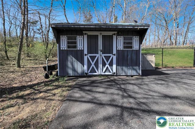 140 Woods XING, Chestnuthill Twp, PA 18353