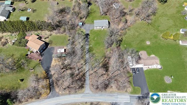 140 Woods XING, Chestnuthill Twp, PA 18353