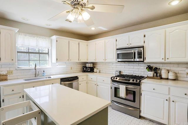 8 Silver Meadow Cove, North Little Rock, AR 72118