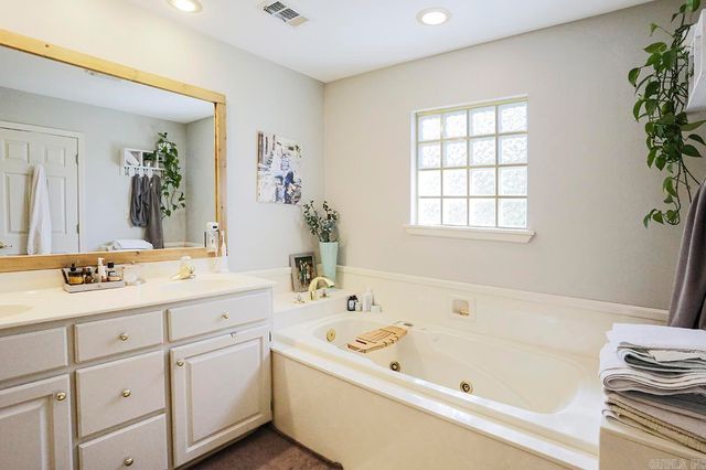 8 Silver Meadow Cove, North Little Rock, AR 72118