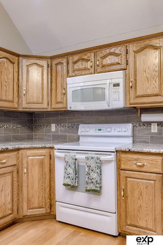 16306 Lafayette Avenue, Omaha, NE 68118