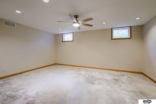 16306 Lafayette Avenue, Omaha, NE 68118