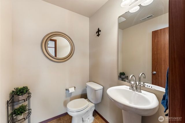 3197 Sheaser Way, Dupont, WA 98327