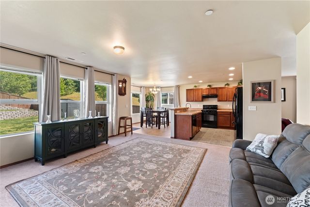 3197 Sheaser Way, Dupont, WA 98327