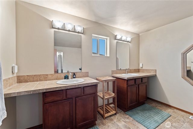 3197 Sheaser Way, Dupont, WA 98327