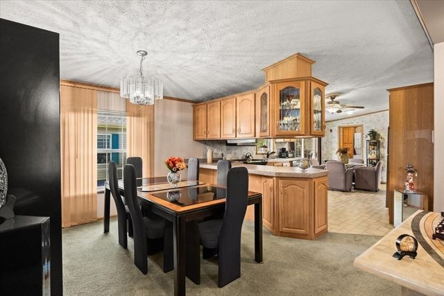 59 Robin Dr, Tiverton, RI 02878