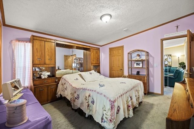 59 Robin Dr, Tiverton, RI 02878