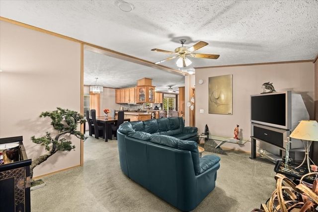 59 Robin Dr, Tiverton, RI 02878