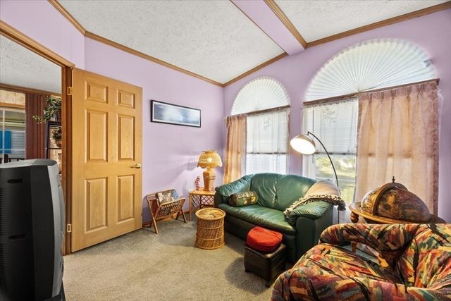 59 Robin Dr, Tiverton, RI 02878