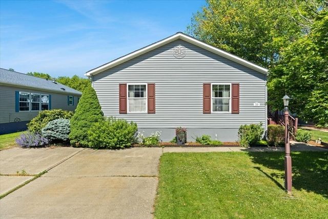 59 Robin Dr, Tiverton, RI 02878