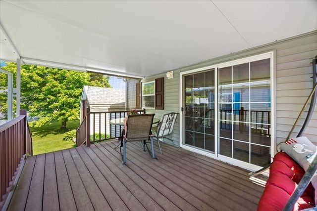 59 Robin Dr, Tiverton, RI 02878