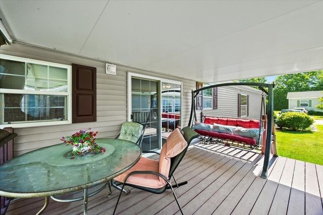 59 Robin Dr, Tiverton, RI 02878