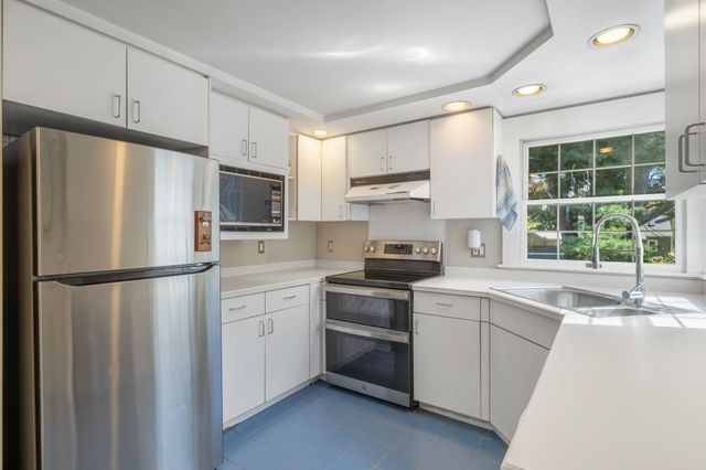 1935 Lafayette Road, Portsmouth, NH 03801