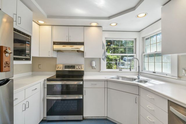 1935 Lafayette Road, Portsmouth, NH 03801