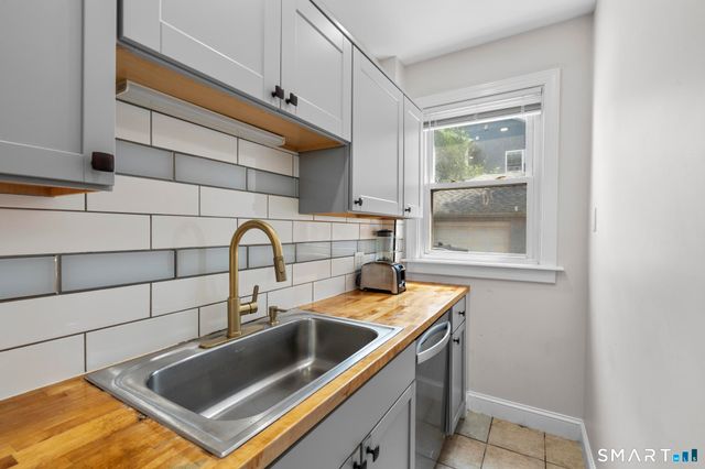 93 Porter Street, New Haven, CT 06519