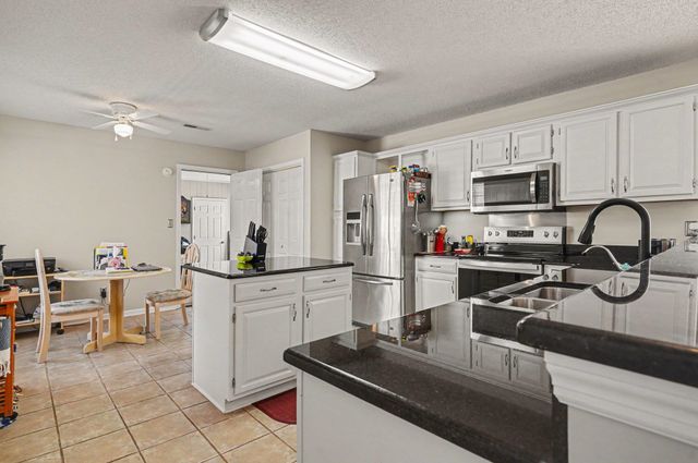 673 Bluebird Ln., Murrells Inlet, SC 29576