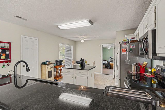 673 Bluebird Ln., Murrells Inlet, SC 29576