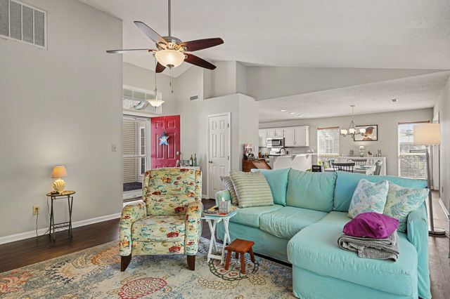 673 Bluebird Ln., Murrells Inlet, SC 29576