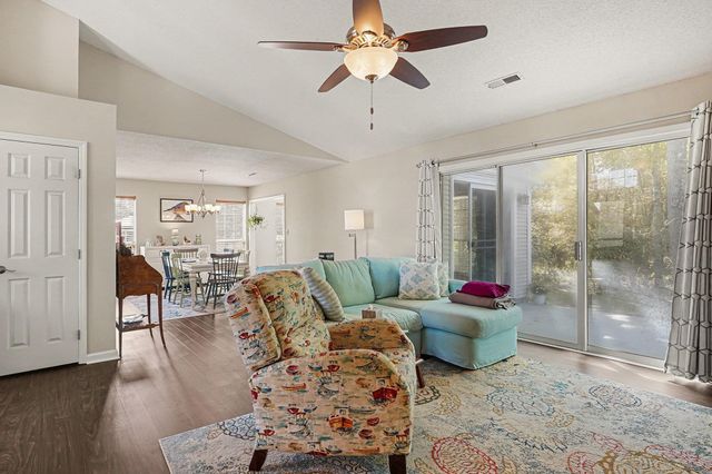 673 Bluebird Ln., Murrells Inlet, SC 29576