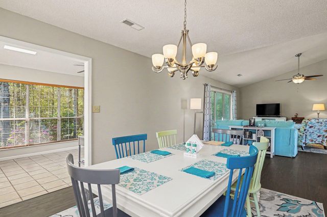 673 Bluebird Ln., Murrells Inlet, SC 29576