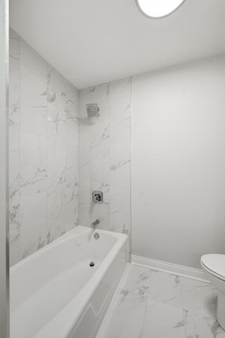 703 W Man A Wa Trail, Mount Prospect, IL 60056