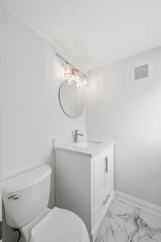 703 W Man A Wa Trail, Mount Prospect, IL 60056