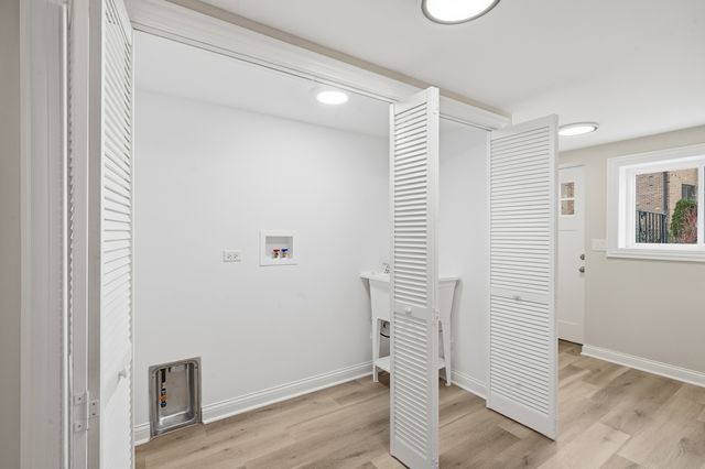 703 W Man A Wa Trail, Mount Prospect, IL 60056