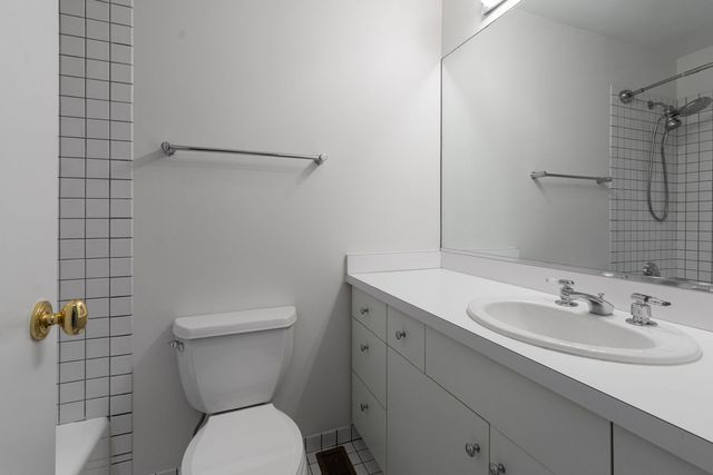 1441 N Cleveland Avenue B, Chicago, IL 60610
