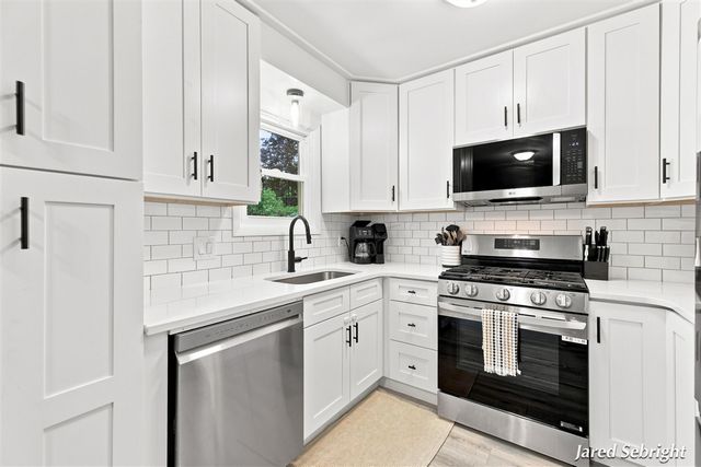 149 Loch Lomond Avenue, Grand Rapids, MI 49546