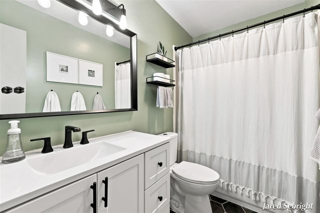 149 Loch Lomond Avenue, Grand Rapids, MI 49546