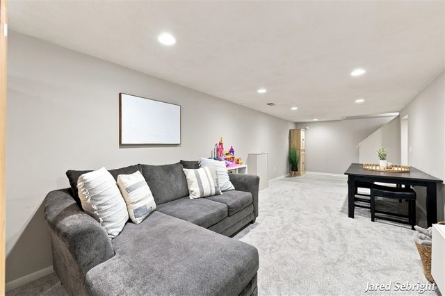 149 Loch Lomond Avenue, Grand Rapids, MI 49546