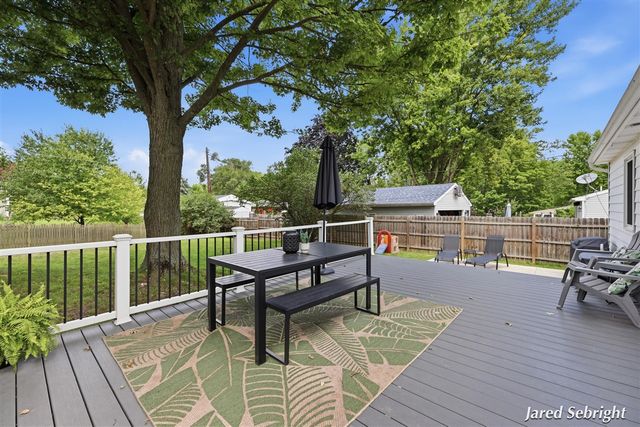 149 Loch Lomond Avenue, Grand Rapids, MI 49546