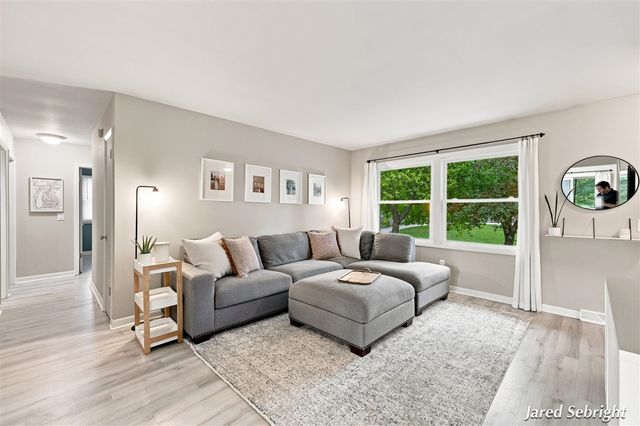 149 Loch Lomond Avenue, Grand Rapids, MI 49546