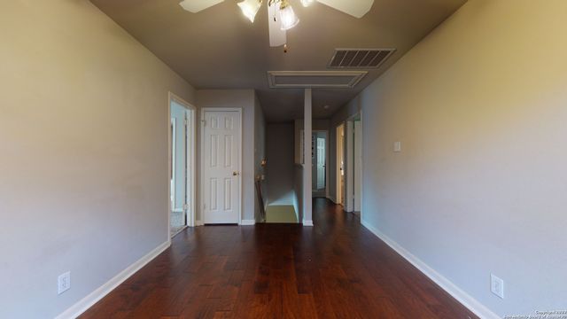 18 ANDOVER CREEK DR, San Antonio, TX 78254