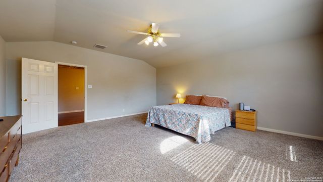 18 ANDOVER CREEK DR, San Antonio, TX 78254