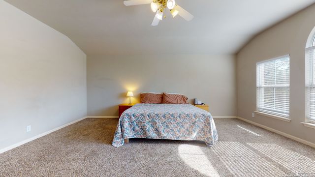 18 ANDOVER CREEK DR, San Antonio, TX 78254
