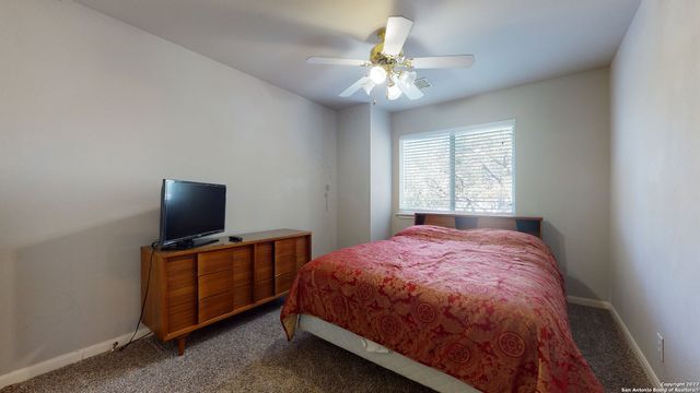 18 ANDOVER CREEK DR, San Antonio, TX 78254