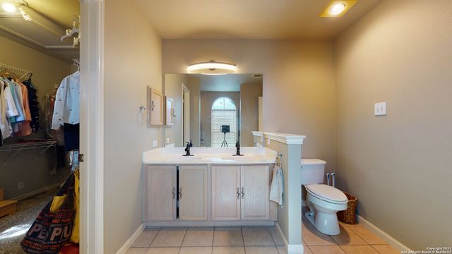 18 ANDOVER CREEK DR, San Antonio, TX 78254