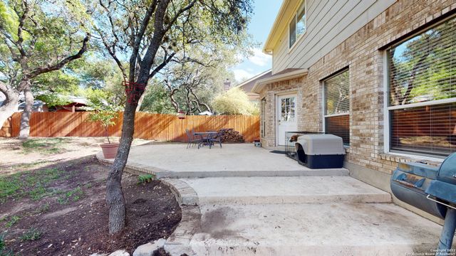 18 ANDOVER CREEK DR, San Antonio, TX 78254