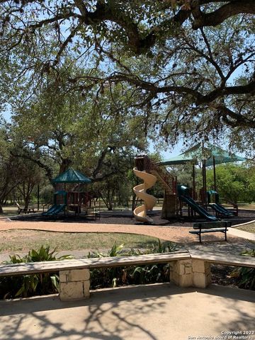 18 ANDOVER CREEK DR, San Antonio, TX 78254