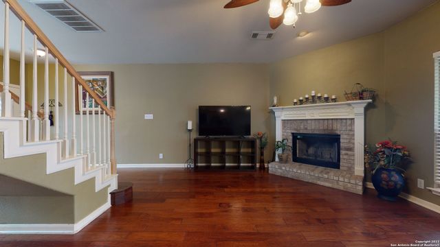 18 ANDOVER CREEK DR, San Antonio, TX 78254