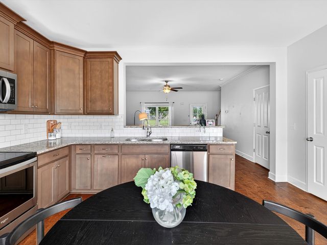 1032 Carraway Ln, Spring Hill, TN 37174