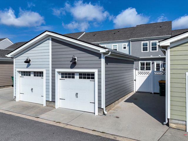 1032 Carraway Ln, Spring Hill, TN 37174