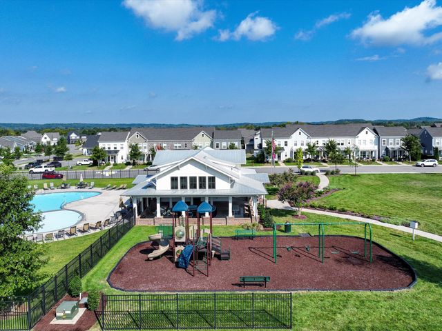 1032 Carraway Ln, Spring Hill, TN 37174