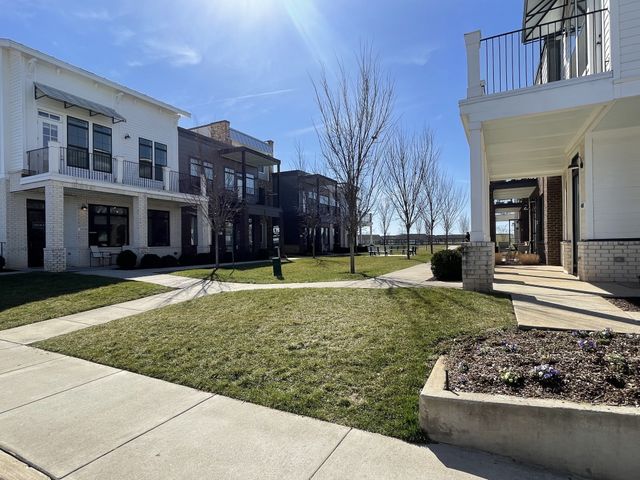 1032 Carraway Ln, Spring Hill, TN 37174