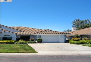 16935 Sugar Pine Dr, Morgan Hill, CA 95037