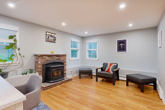 29 Evergreen Way, Medfield, MA 02052