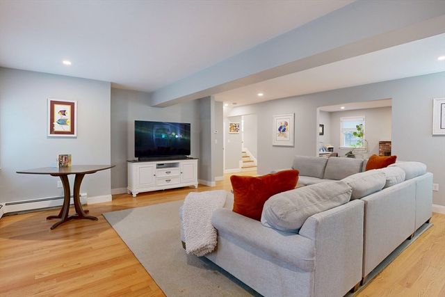 29 Evergreen Way, Medfield, MA 02052