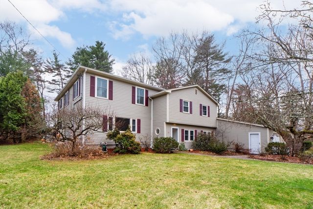 29 Evergreen Way, Medfield, MA 02052