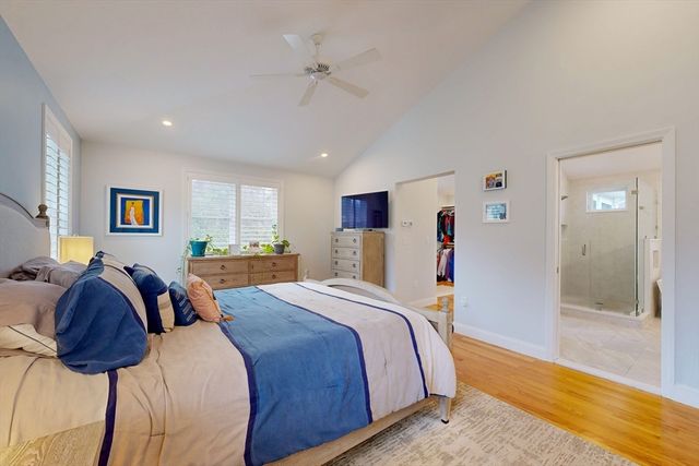 29 Evergreen Way, Medfield, MA 02052